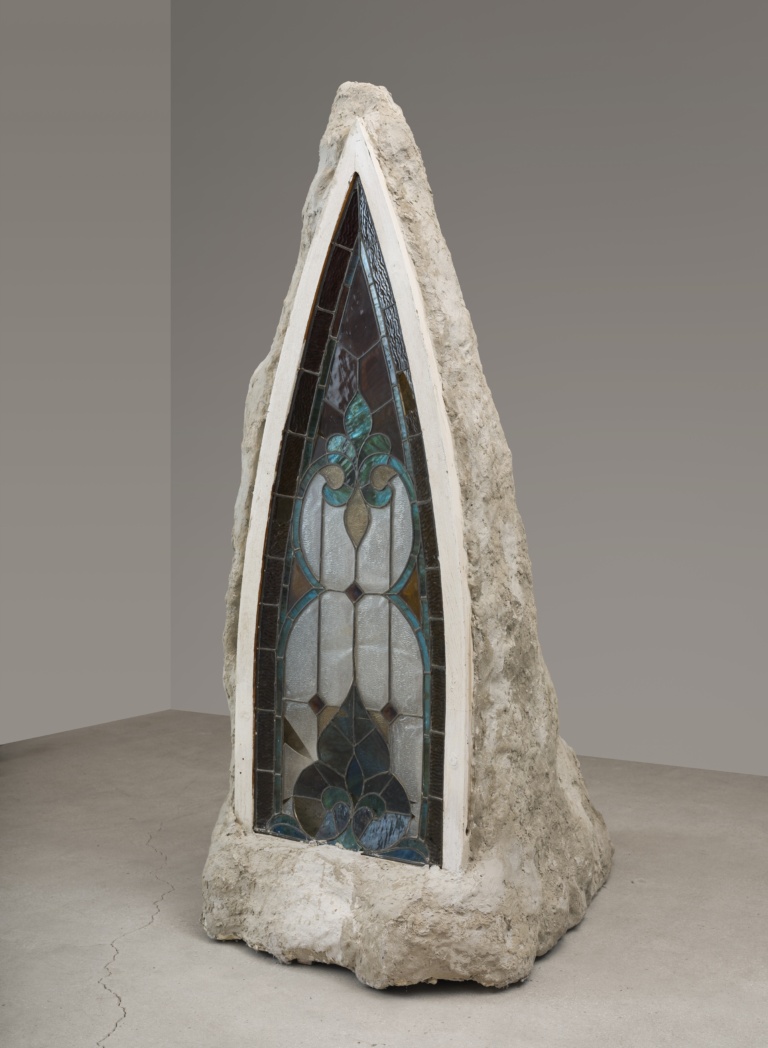 Luna Palazzolo-Daboul, O la temporada que Rimbaud pasó en el infierno, 2025; wood, foam, plaster, concrete, found object. Photograph by Oriol Tarridas, courtesy the artist and Primary © Luna Palazzolo-Daboul.