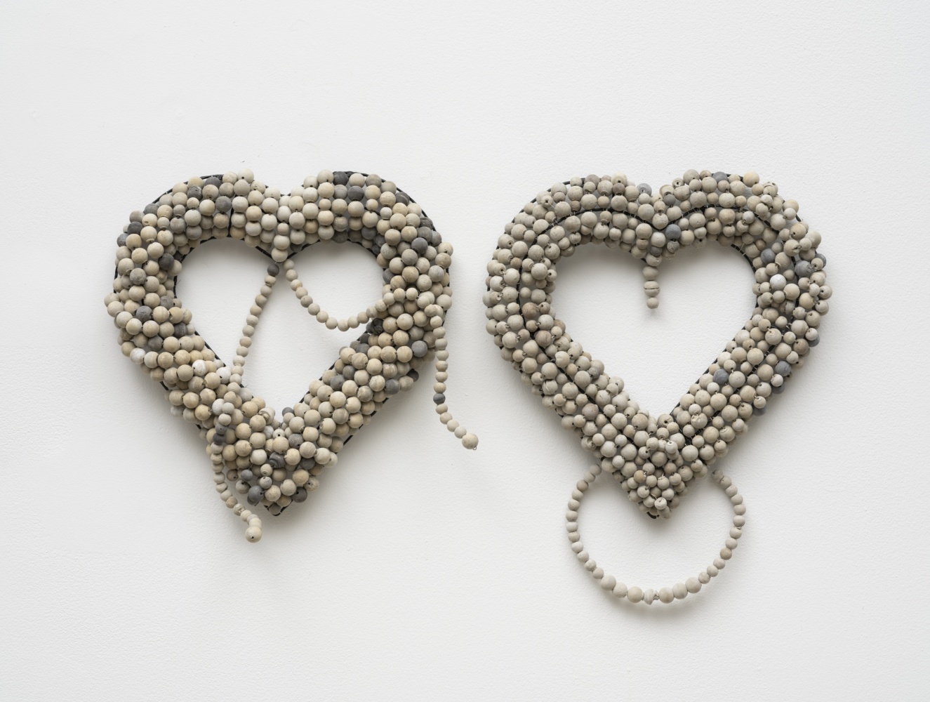 Luna Palazzolo-Daboul, Of possession, 2025; metal wire and concrete beads. Photograph by Oriol Tarridas, courtesy the artist and Primary © Luna Palazzolo-Daboul.